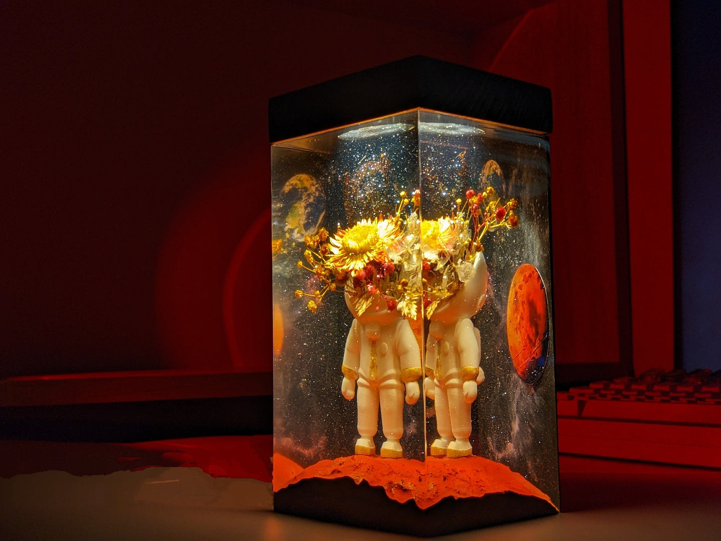 Astronout Resin Lamp