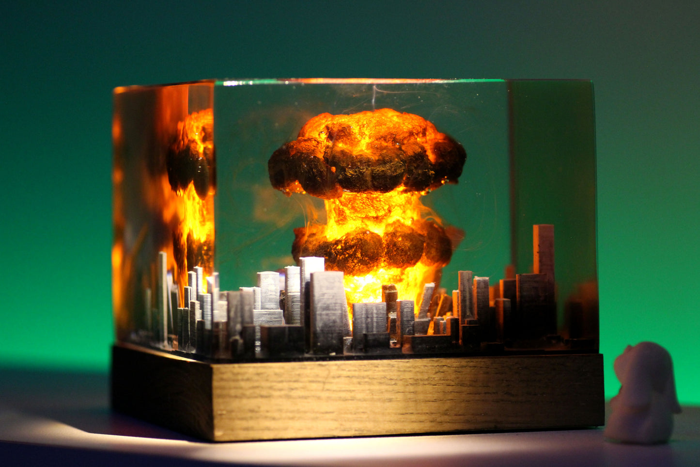 Atomic bomb resin lamp