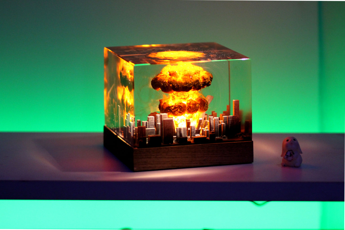 Atomic bomb resin lamp