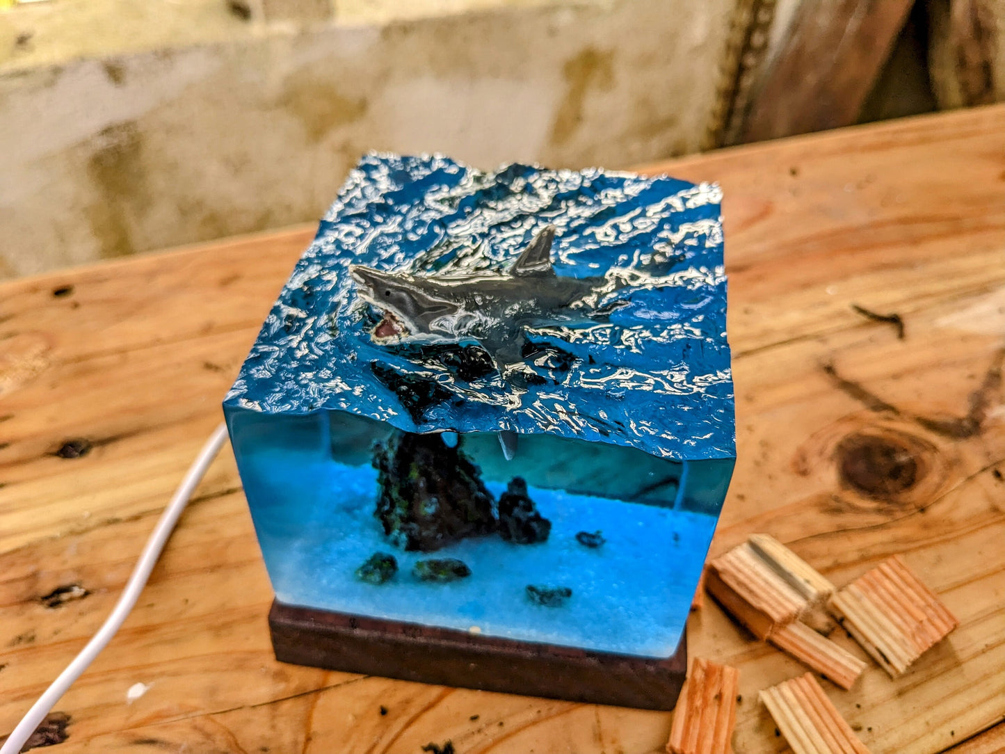 SHARK RESIN LAMP