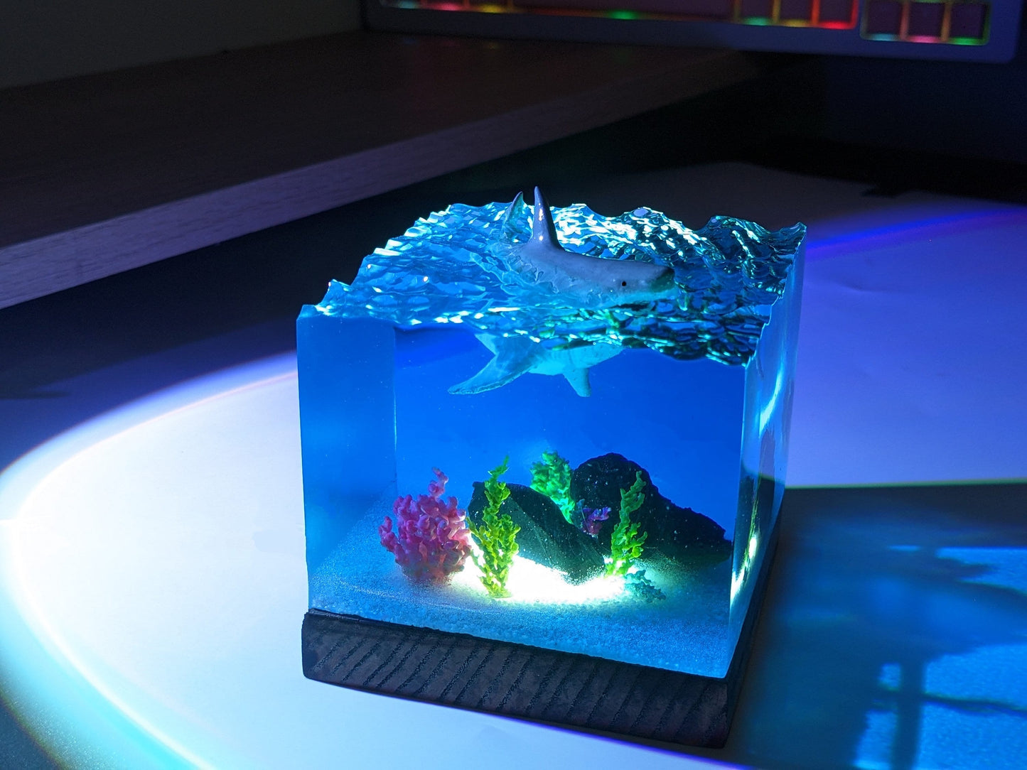 SHARK RESIN LAMP