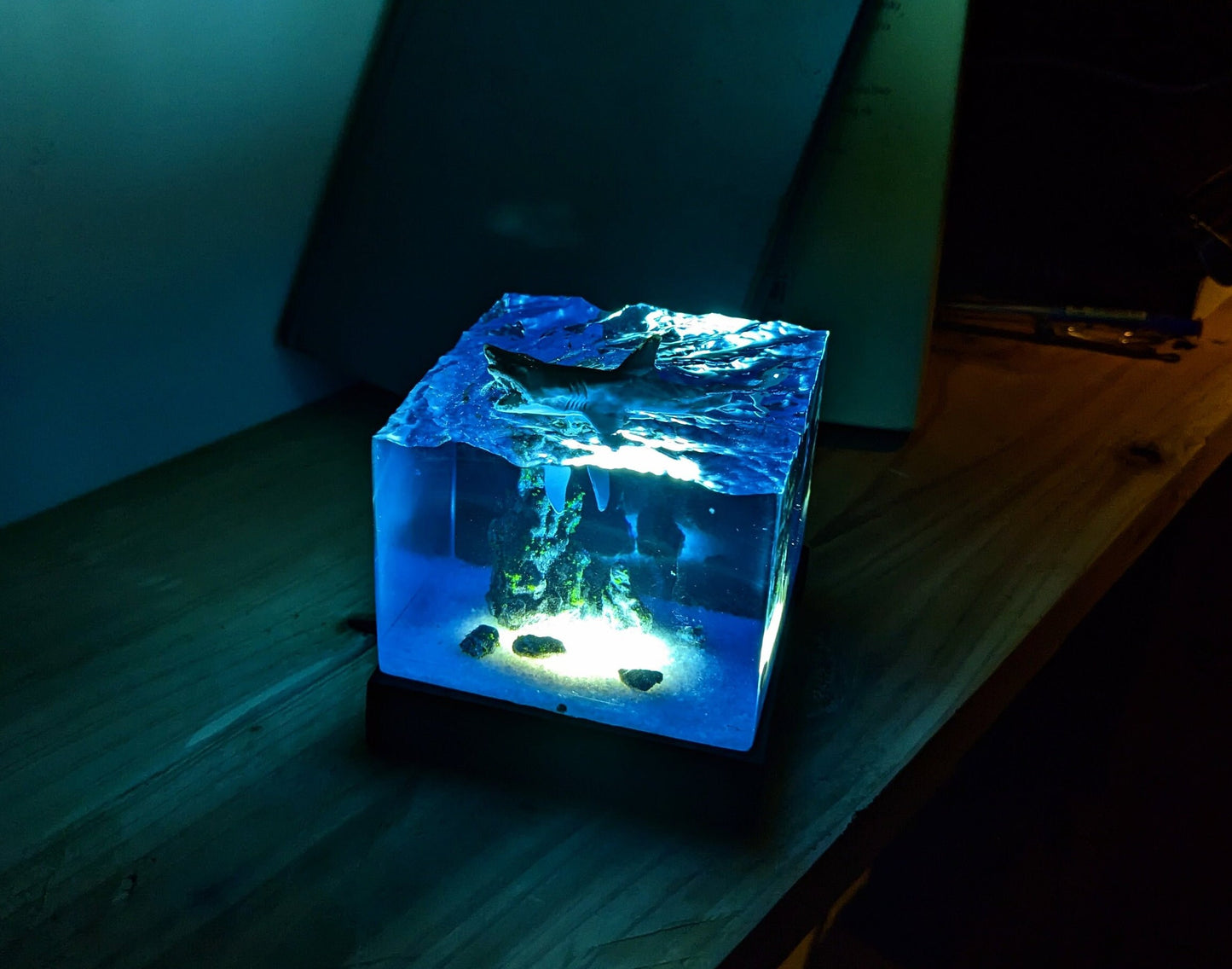 SHARK RESIN LAMP