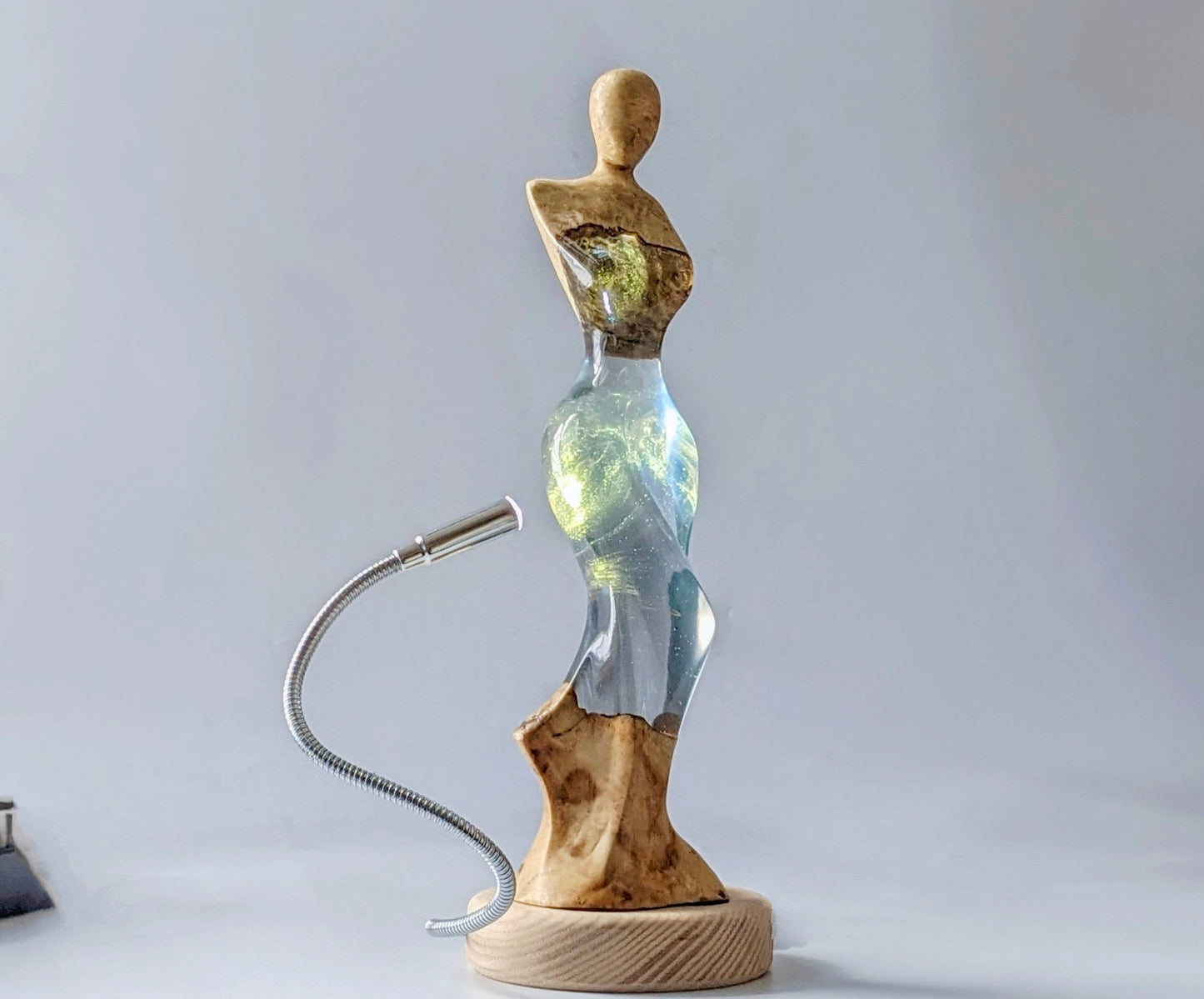 Woman Resin lamp